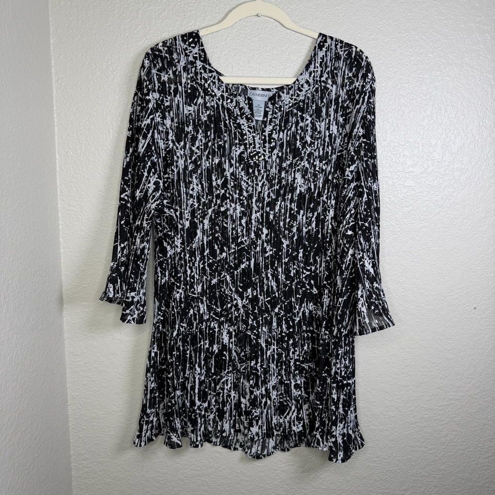 Catherines Women’s Black & White Embellished Crinkle Tunic Top Size 3X 26/28W